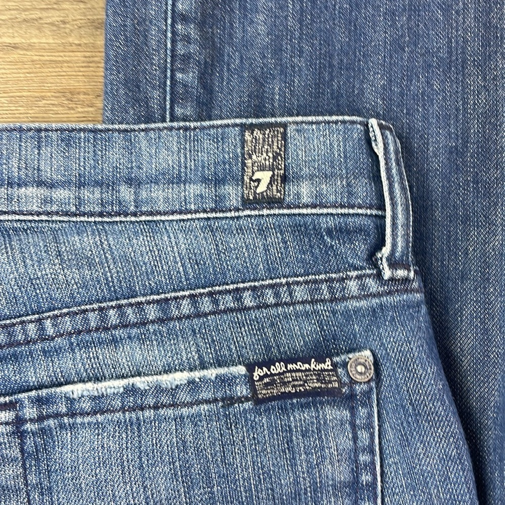 7 for All Mankind Women’s Bootcut Jeans, embellished back pockets, size 28 - Picture 13 of 15